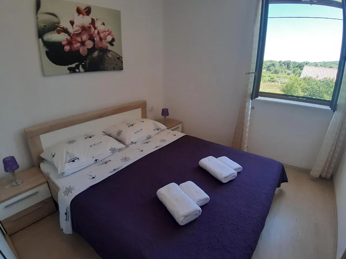 Apartment Apartman Bukaleta In Loznati Croatia