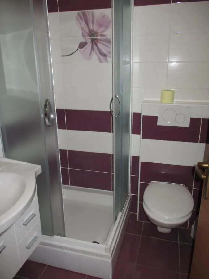 Apartment Apartman Bukaleta In Loznati